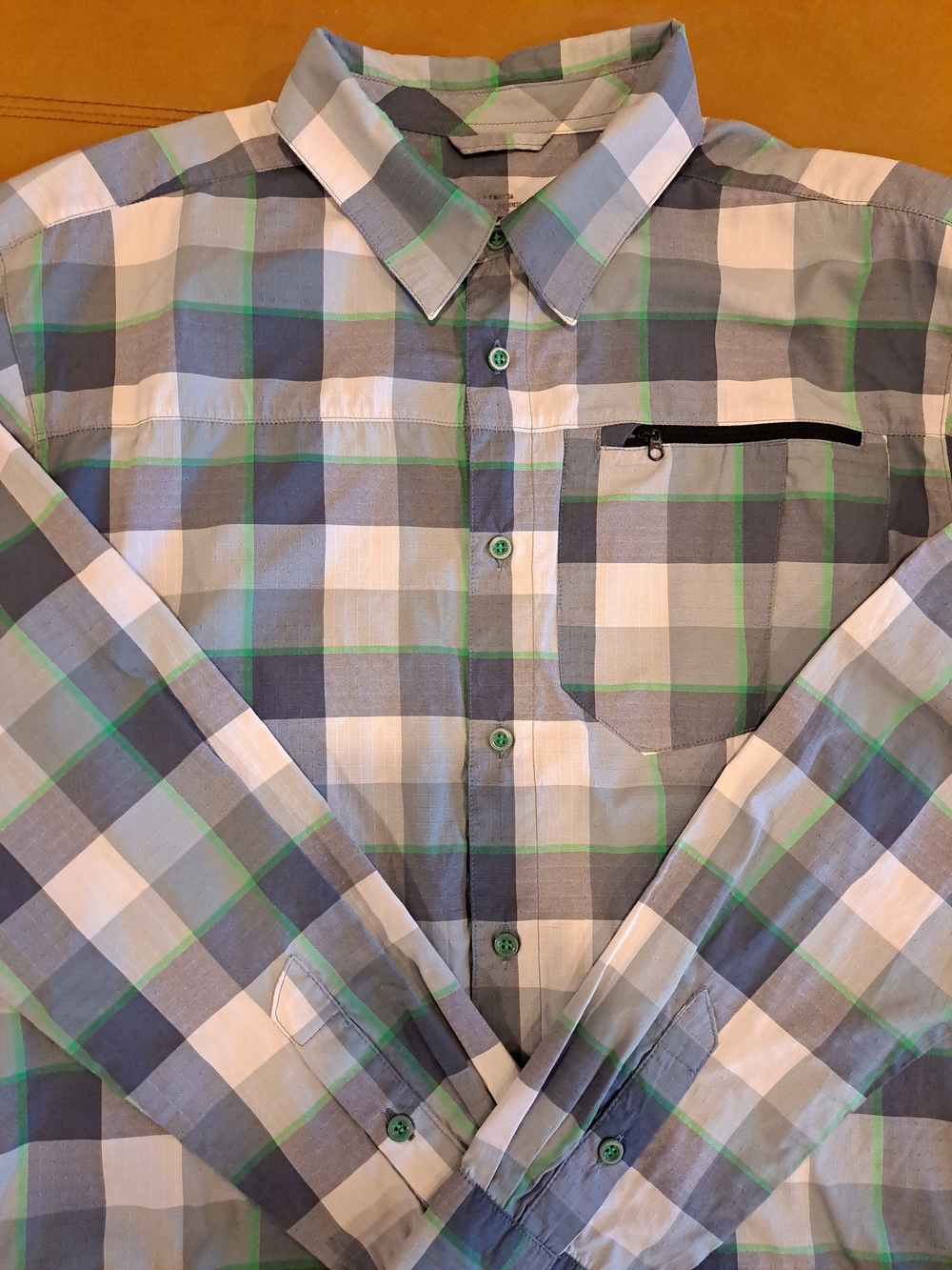 Salomon Men's Actice Dry Gray & White Plaid Button-Up Hiking Shirt Grey